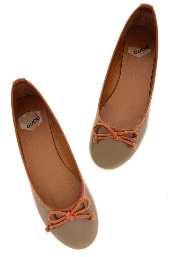 DEUX COULEUR Taupe Patent Ballerinas Fashion