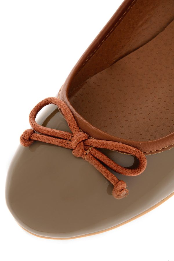 DEUX COULEUR Taupe Patent Ballerinas Fashion