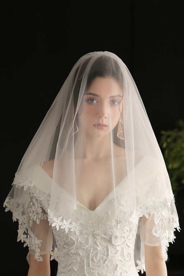 Elegant White Floral Lace Bridal Veil Hot on Sale