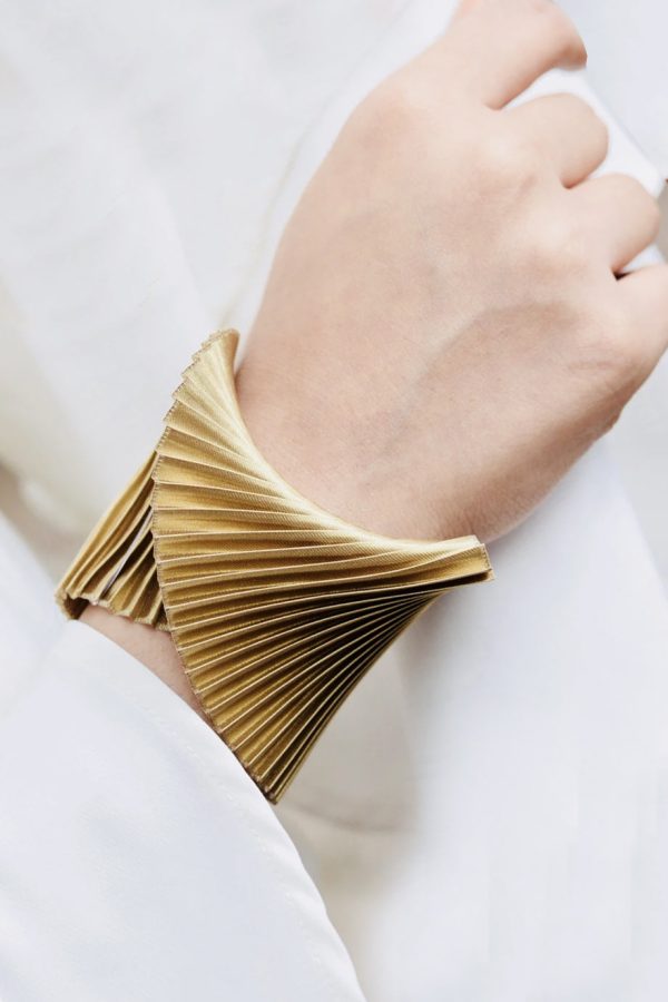 Shell Pleated Metallic Fabric Bracelet Online Sale