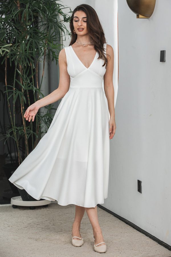 Elegant White A Line V Neck Sleeveless Graduation Dress with Hollow-out Back For Sale